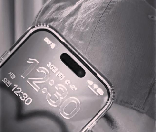 С 30-ти летием наш фиолетовый огонёк Тэхён💜