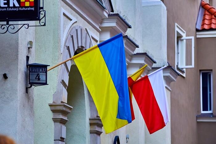 Обложка © Shutterstock / FOTODOM / KiyechkaSo