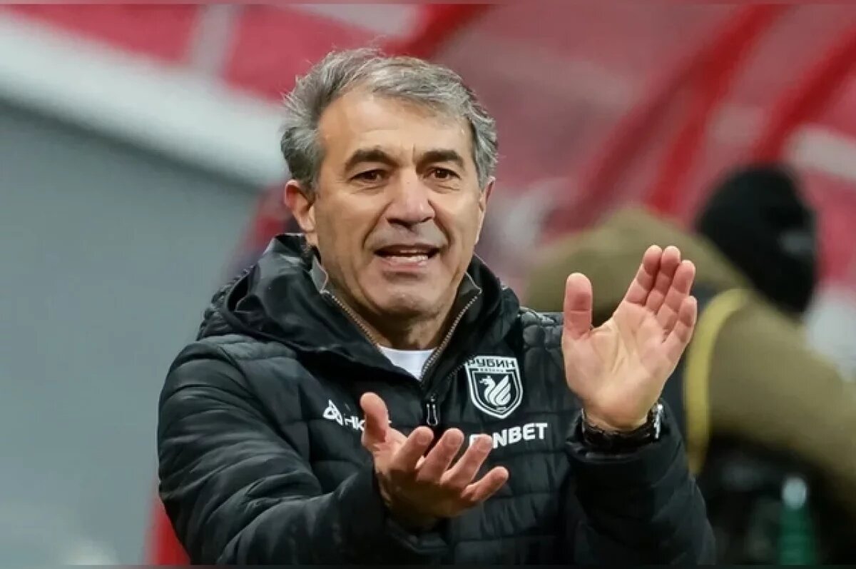    Причина, по данным инсайдеров, прозаична и в то же время симптоматична: специалист находится в отпуске и не выходит на связь с руководством.