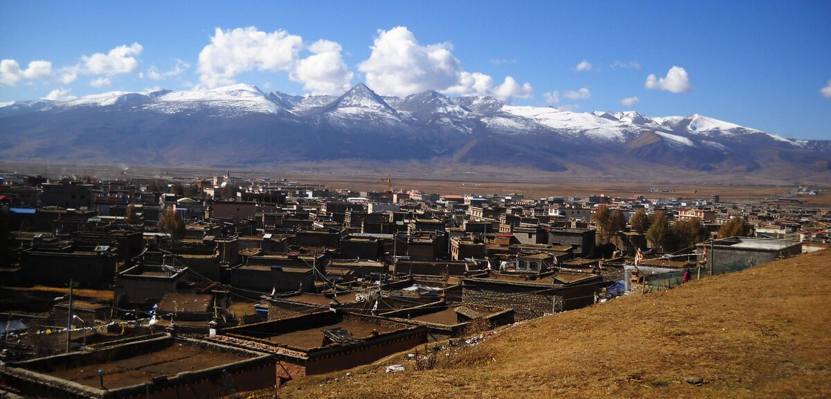 Литанг, город в Китае