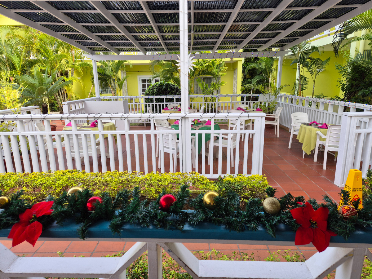 завтрак в отеле Bay Garden Inn,  Сент-Люсия 