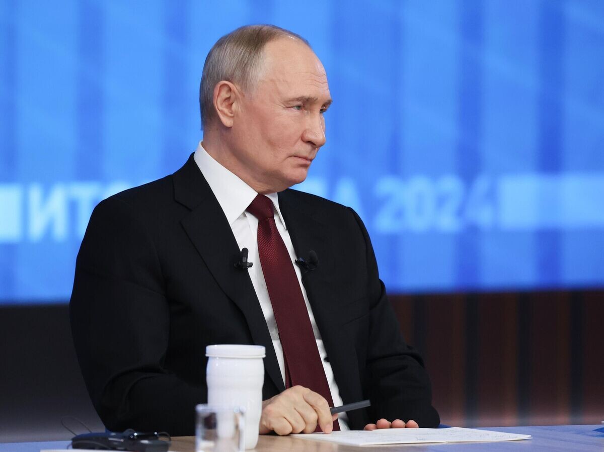    Президент России Владимир Путин проводит специальную программу "Итоги года с Владимиром Путиным" в Гостином дворе | © РИА Новости / POOL