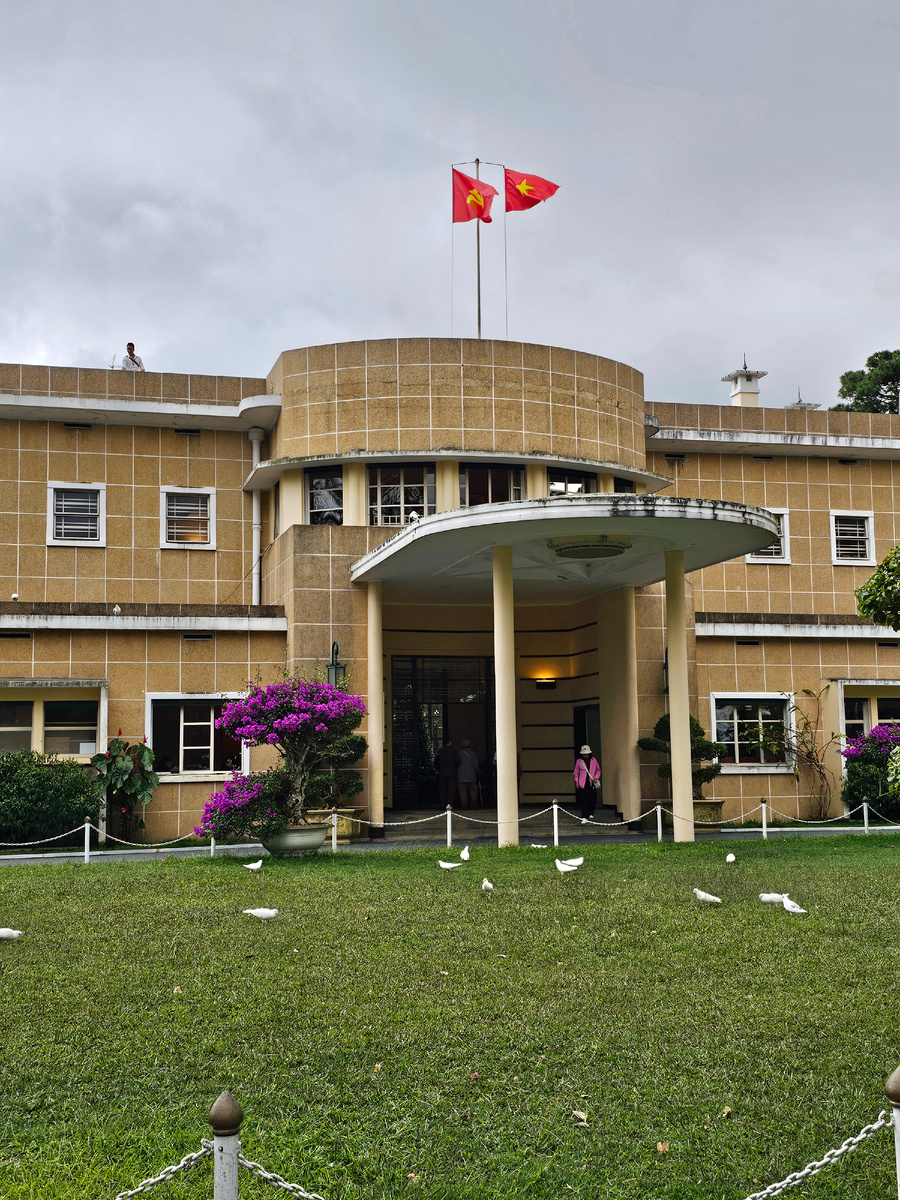 Не совсем то, что ожидаешь увидеть при слове "дворец".