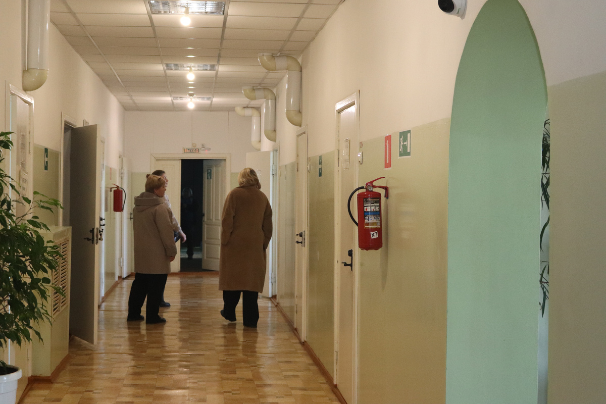 Перед встречей руководители района посетили местную больницу.