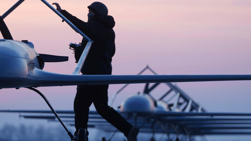     Акт отчаяния: Киев усугубил свое положение атакой на резиденцию Путина Evgeniy Maloletka/AP/TASS