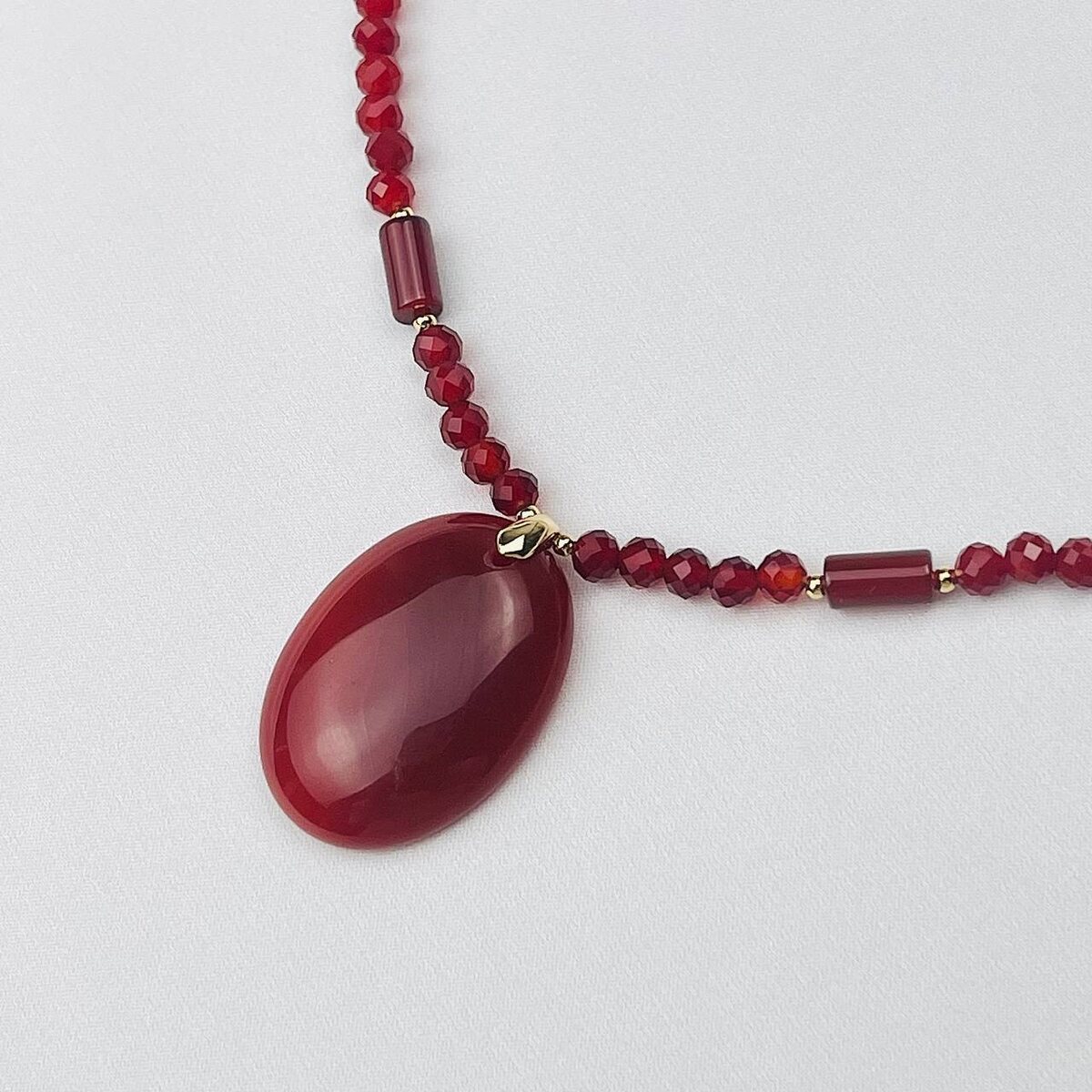 Колье из сердолика с кулоном Samotsvet.ru