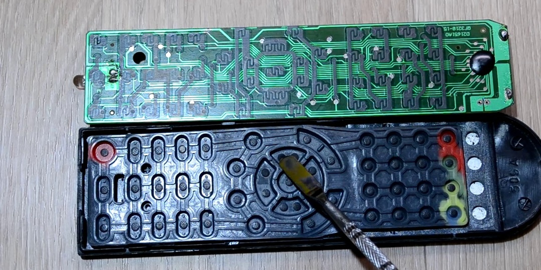 Ремонт пульта от телевизора за 10 минут, если в нем перестали работать кнопки