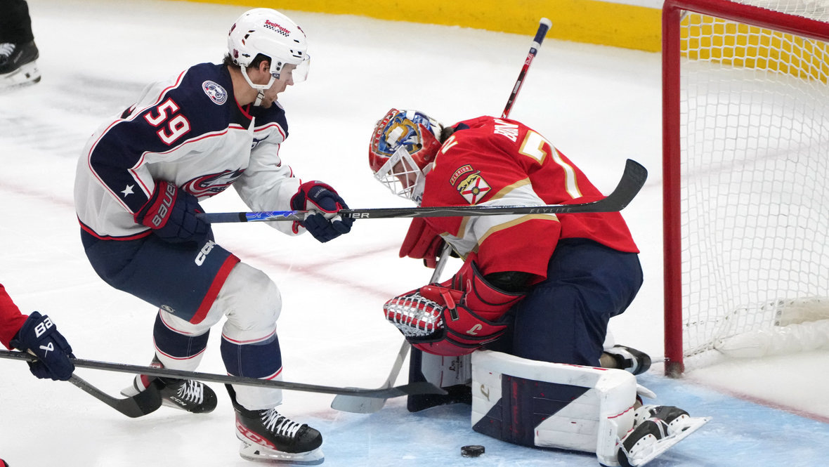    Егор Чинахов и Сергей Бобровский.Imagn Images USA Today Sports