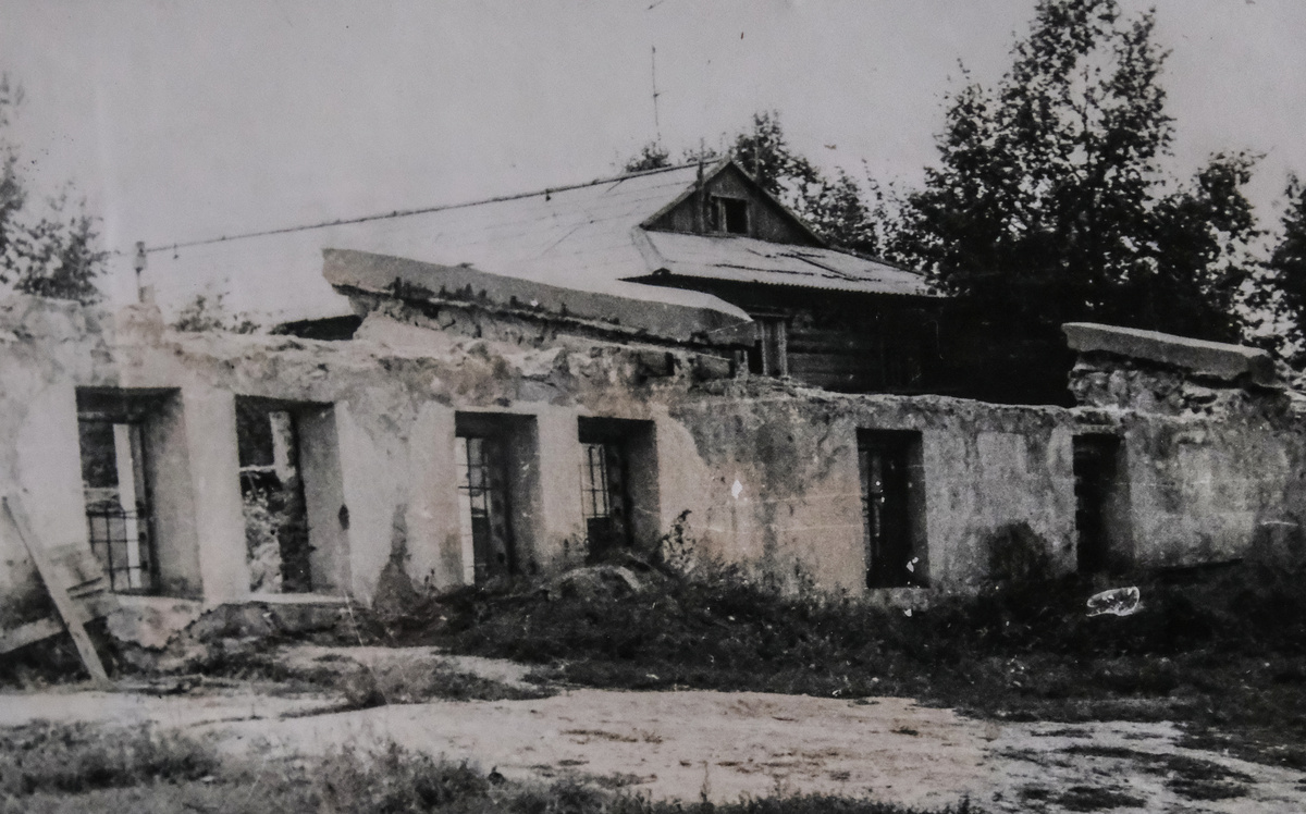 Остатки штрафного изолятора отдельного лагерного пункта № 4 (ОЛП-4) – по мнению Википедии