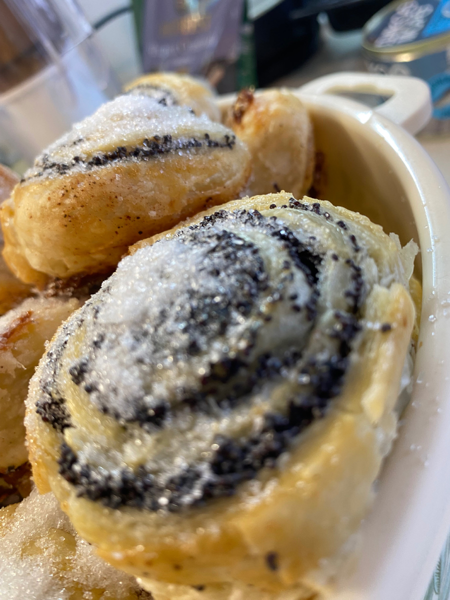 Булочки с маком и сахаром 