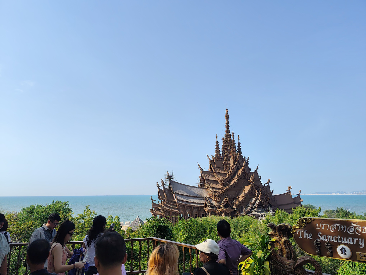 Смотровая площадка у Храма Истины в Паттайе