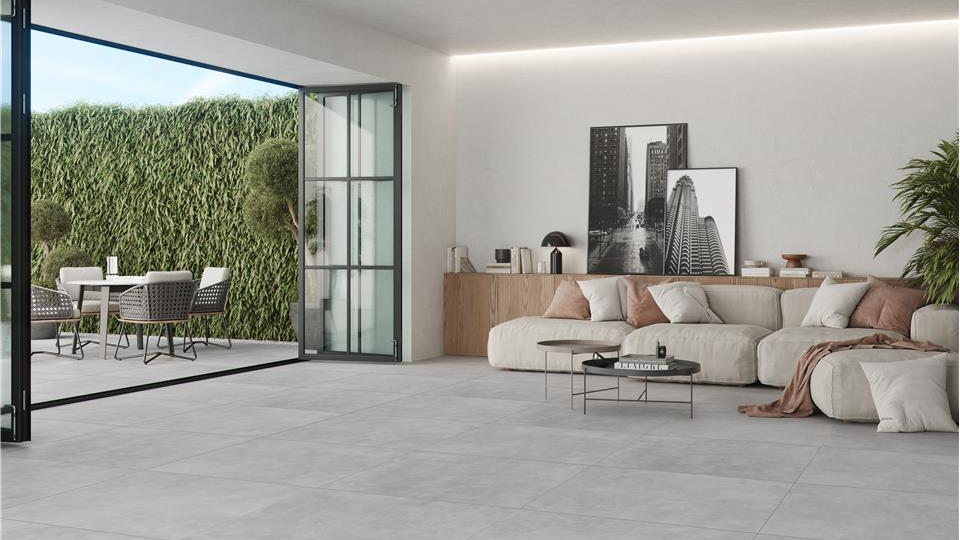 Эффект бесконечности: как светлый крупноформатный керамогранит расширяет пространство