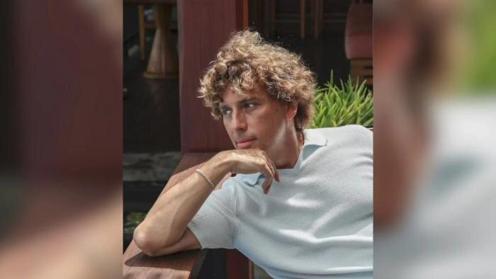 Обложка © Instagram (признан экстремистской организацией и запрещён на территории Российской Федерации) / maxgalkinru