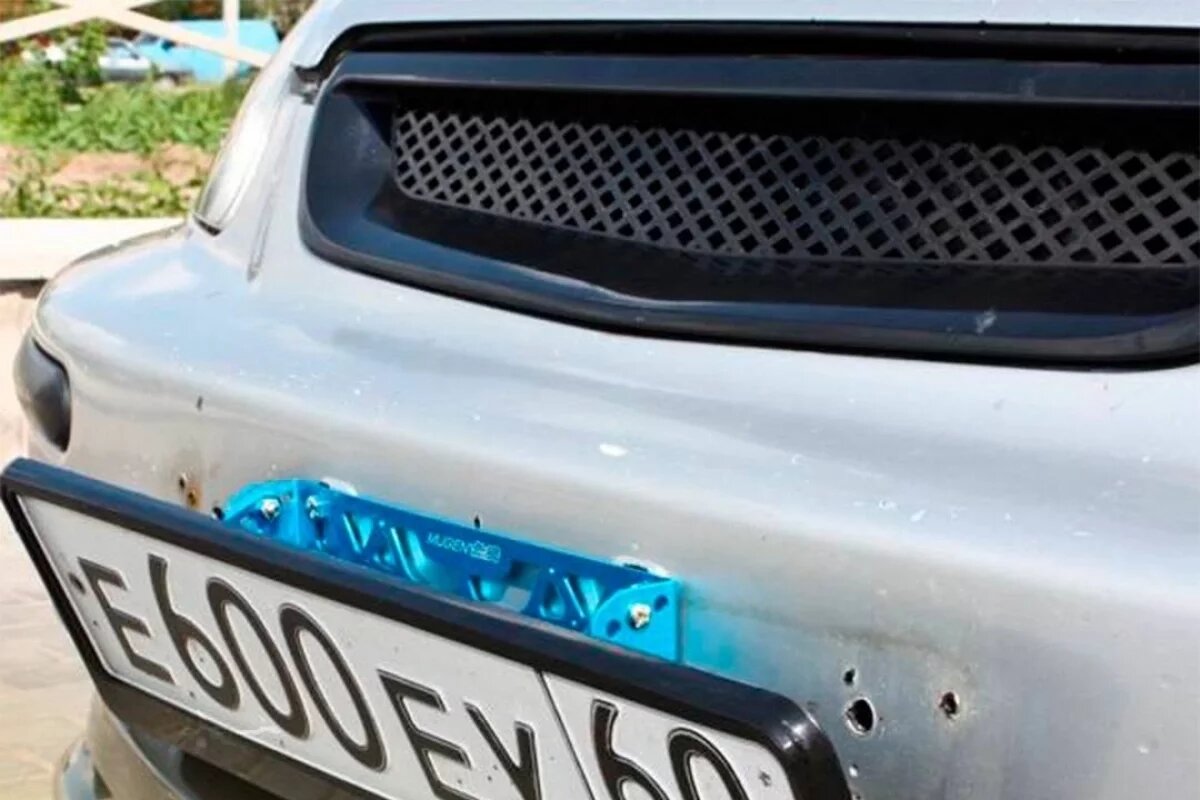    В Комсомольске-на-Амуре водителя лишили прав за наклонившийся номер