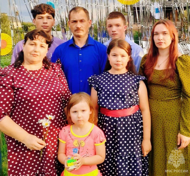    Лузского пожарного наградили медалью ордена «Родительская слава»