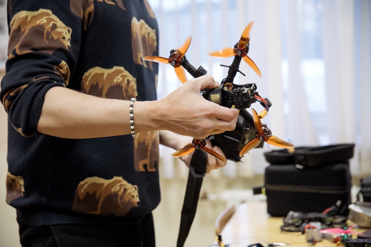    В Югре действуют особые правила для полетов дронов