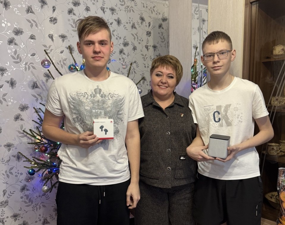    Елена Амосова исполнила желания детей из Шахуньи по акции