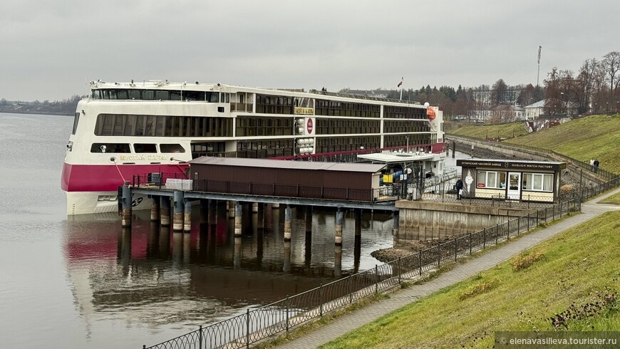 Круиз на теплоходе «Мустай Карим» — отзыв туриста о каюте, барах, ресторанах и маршруте