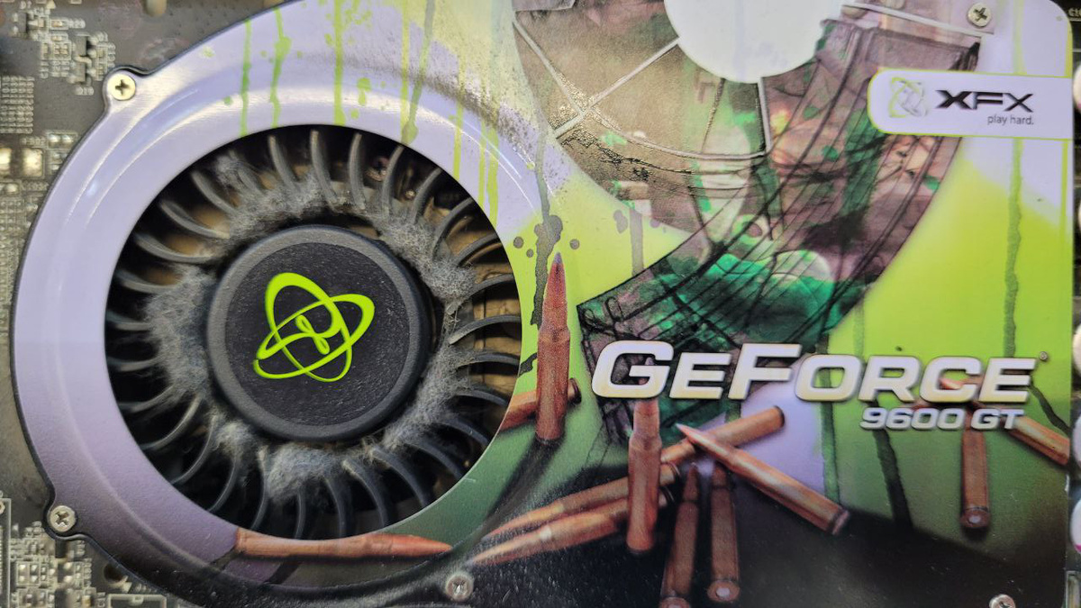 Старая видеокарта GeForce 9600 GT