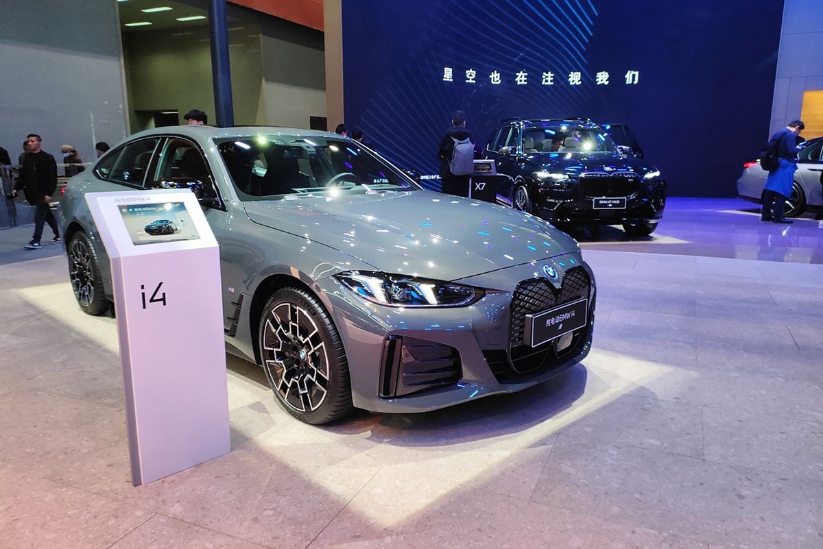    Концерн BMW на автосалоне в Гуанчжоу ничем не удивил./Юрий Зубко/ РГ