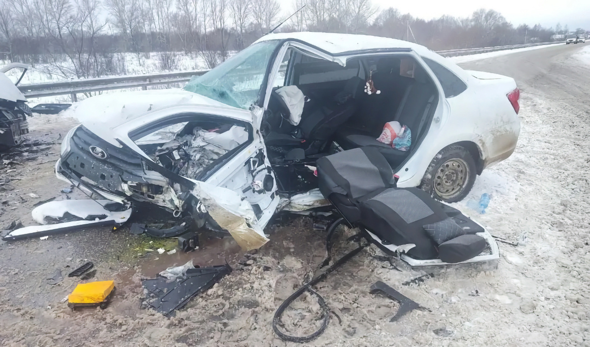     На месте аварии. Автор: Виктор Субботин. Фото: МВД.