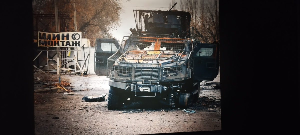 Выставка "За Лентой" (музей Политической Истории России)