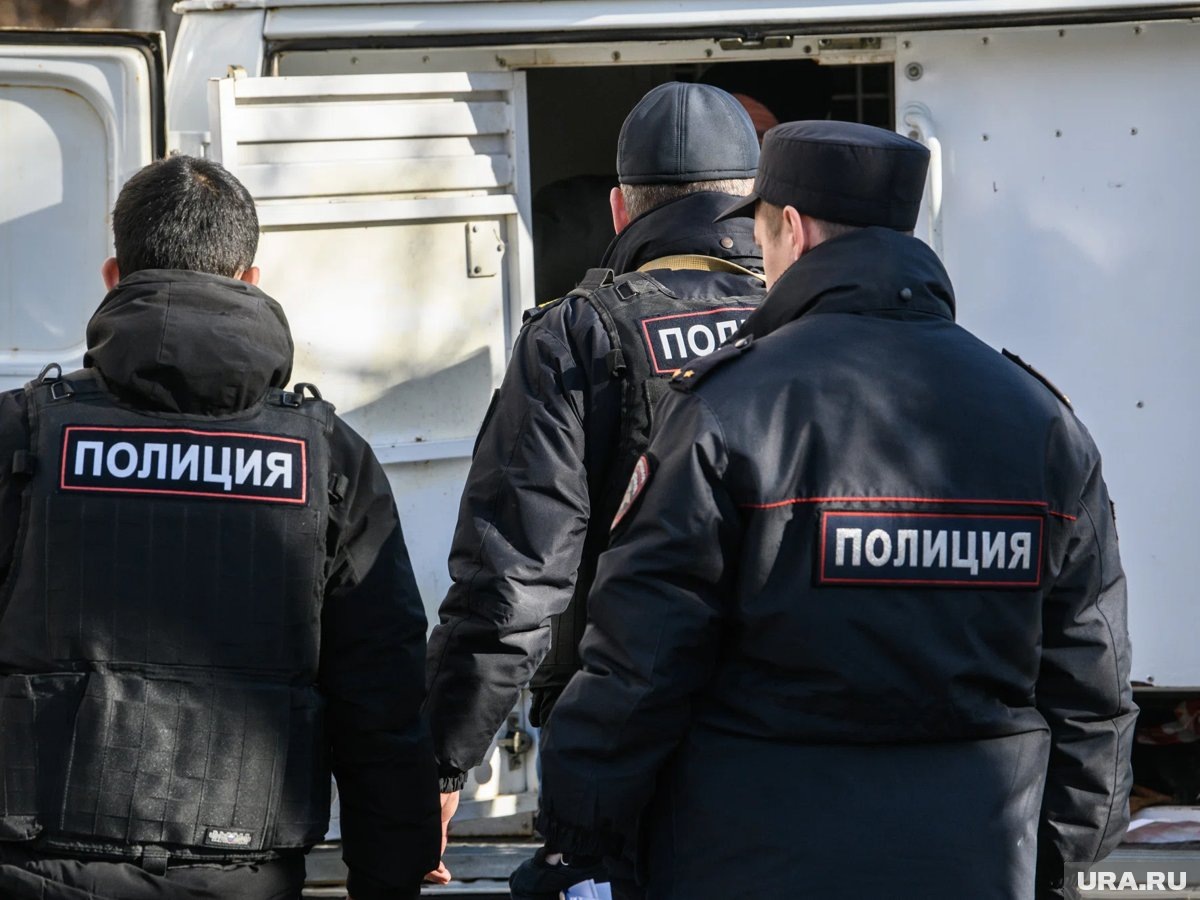     Организатора борделя доставили в отдел полиции