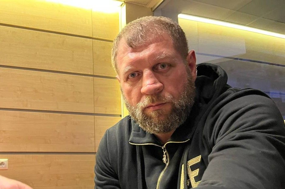 Александр Емельяненко о завершении брака: «Не вижу смысла держаться за отношения без любви»