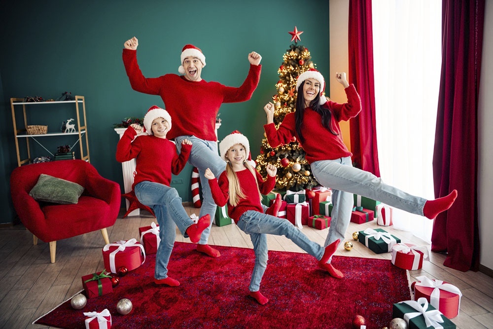    Времяпрепровождение с детьми в предновогодний день - незабываемый момент. / Фото: iStock