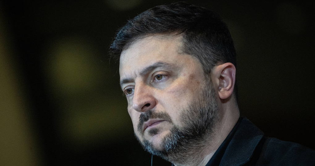 «Нам придется отодвинуться». Зеленский разглагольствует о референдуме со взаимным отводом войск в Донбассе, пока РФ готовит удар возмездия