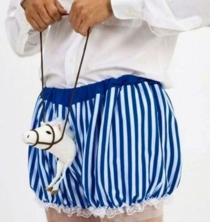 Модель трусов называется "Принц на белом коне"!