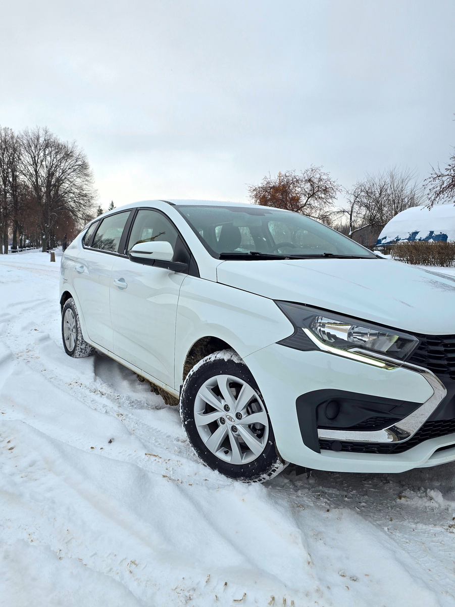 Как видите, даже в предмаксимальной комплектации АвтоВАЗ всё ещё не устанавливает противотуманные фары.