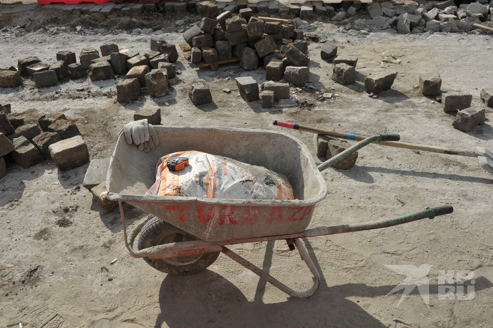    Дороги к школам и детсадам мэрия предложила рязанцам обустроить в складчину Михаил ФРОЛОВ