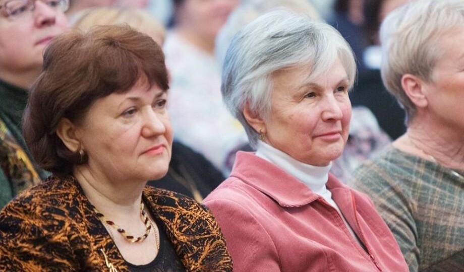 Что положено пенсионерам, у которых 30 лет стажа: выплаты и льготы