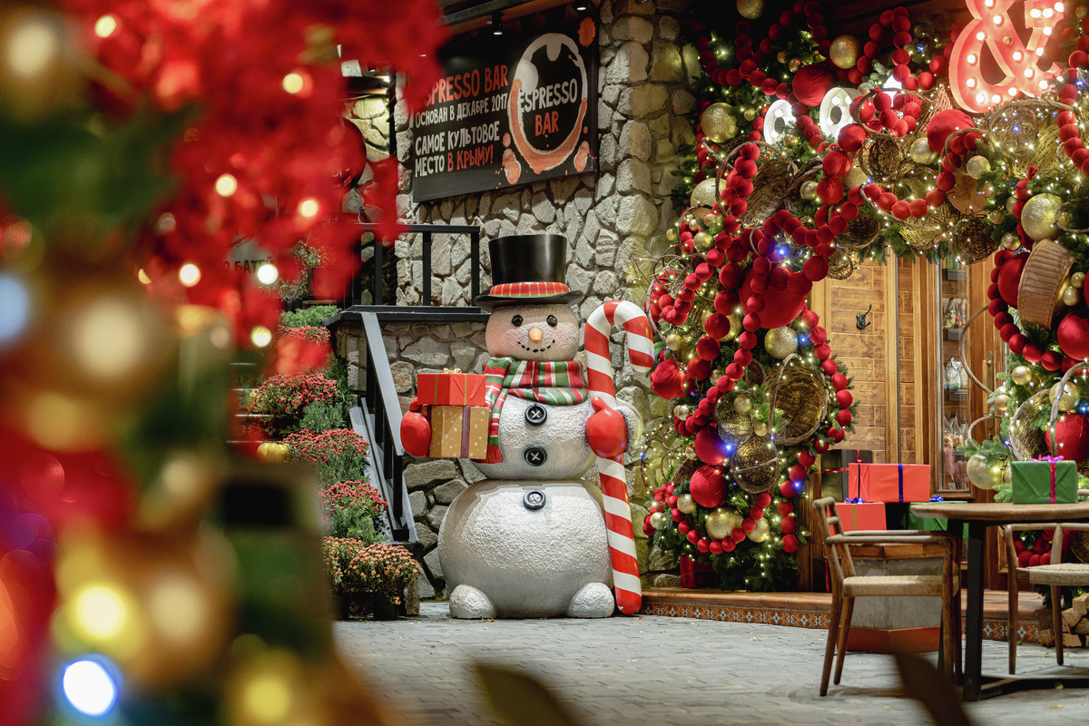 Новогодние фотозоны на Южнобережном шоссе
Фото предоставлено гастрокомплексом «Вино & сыр»