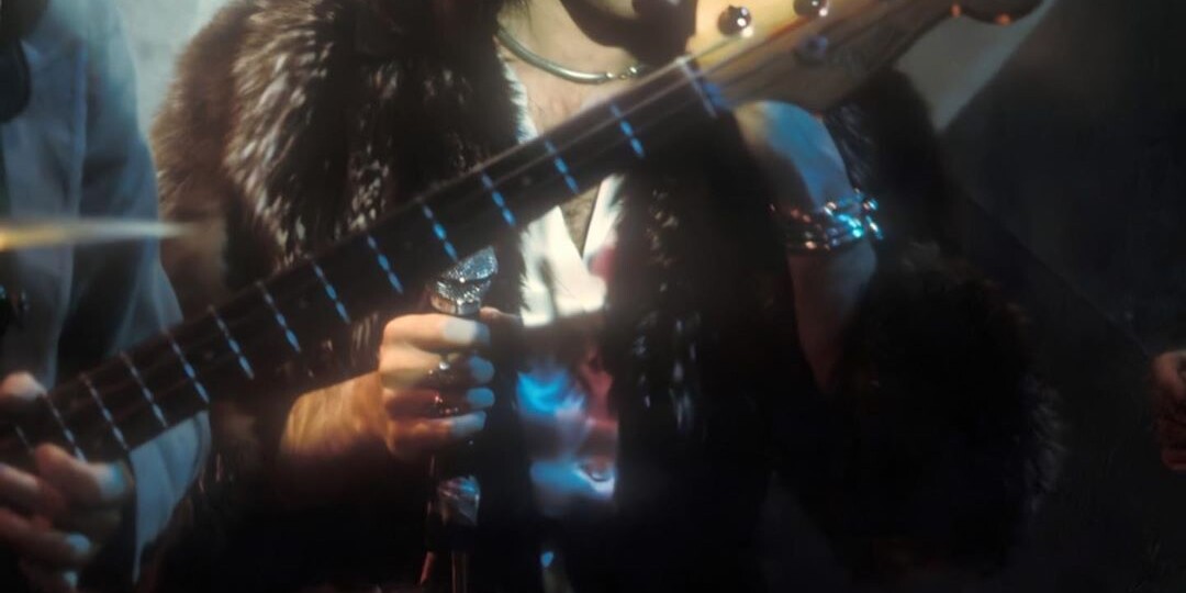 Новогодние поздравления Queen