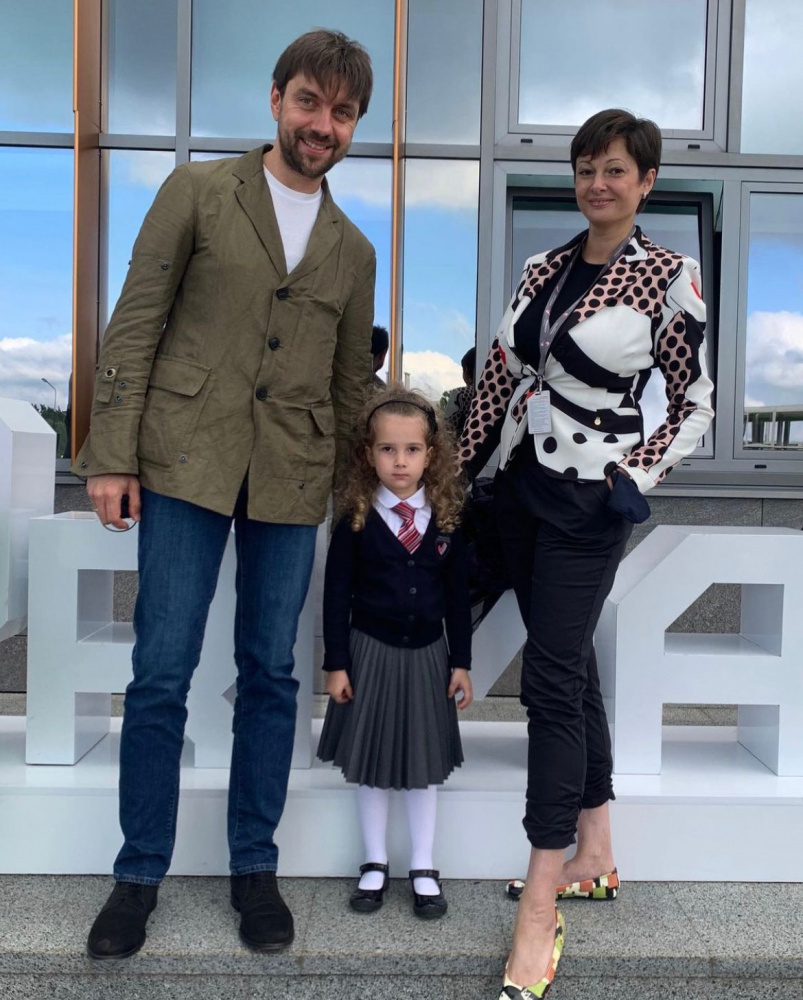 Виктория Талышинская с мужем и дочкой!