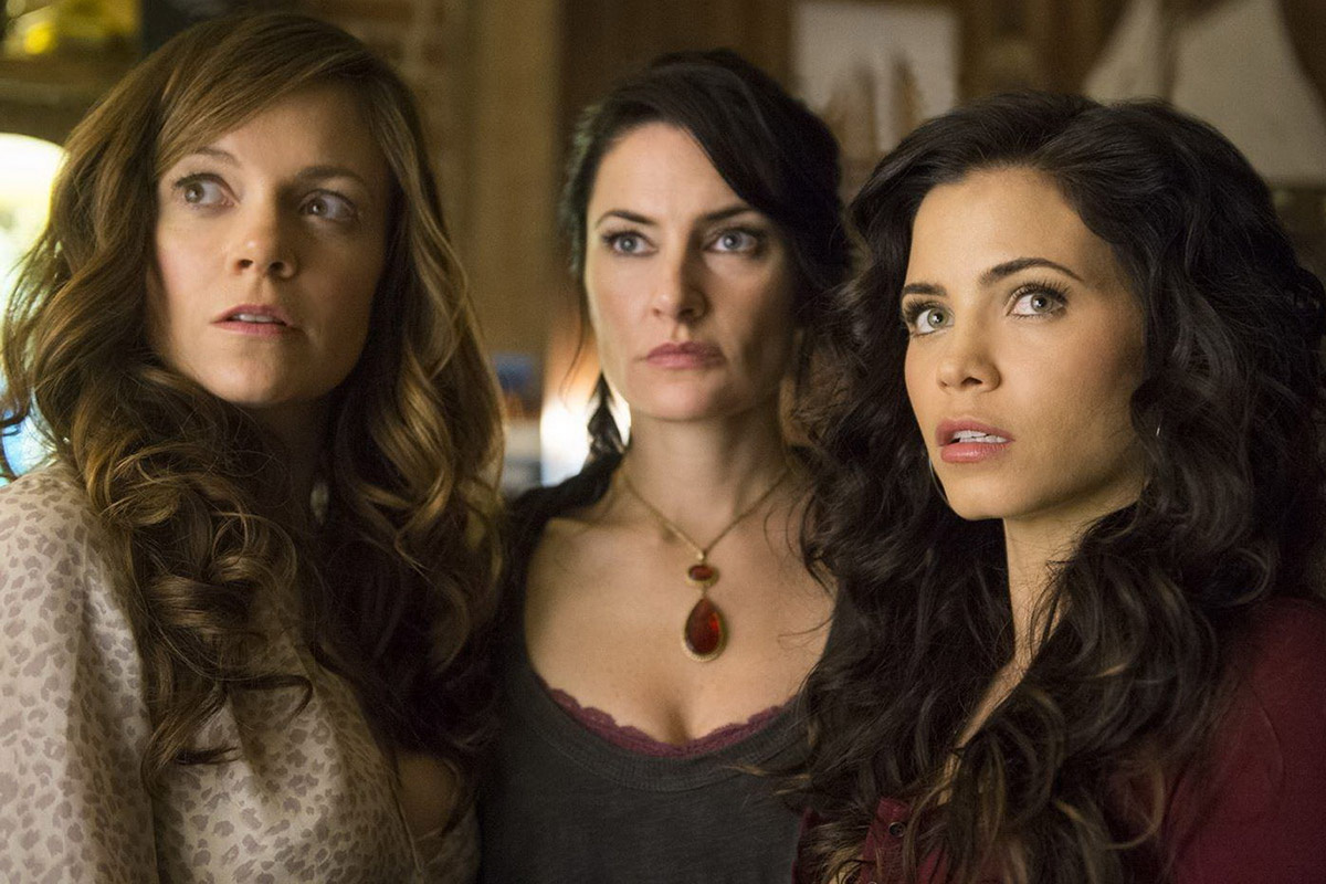 Fox 21📷Кадр из сериала «Ведьмы Ист-Энда»