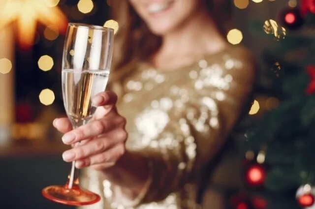    Где купить алкоголь в Петербурге в новогоднюю ночь-2026?