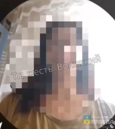Скриншот с видео ТГК Жесть Волжский📷    Перелом, сотрясение и гематомы: мать 7-летнего волжанина возмущена избиением сына в школе
