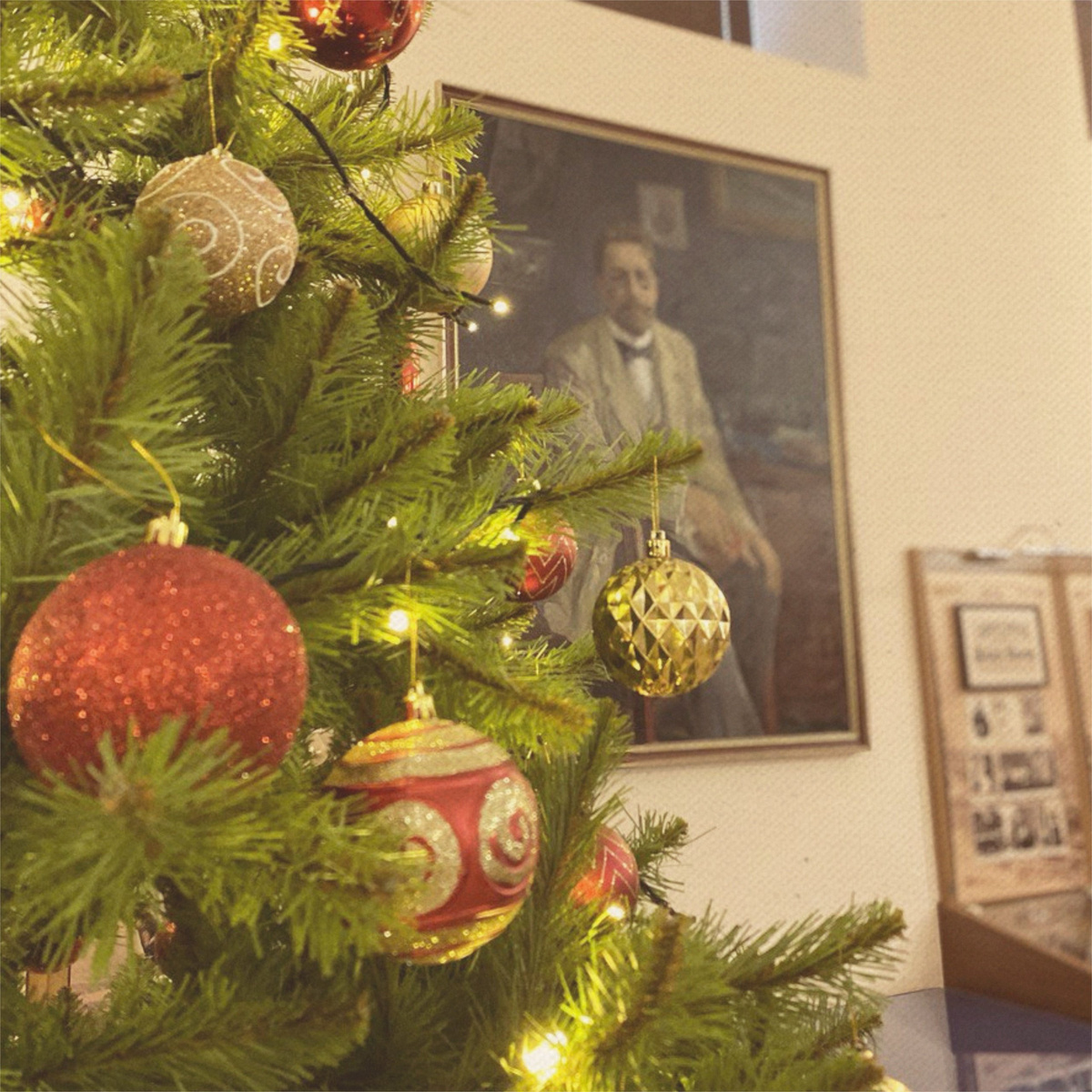 Елка в музее Чехова
Фото со страницы Крымского литературно-художественного музея-заповедника в ВКонтакте