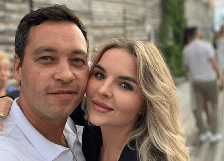     Стас Каримов с женой