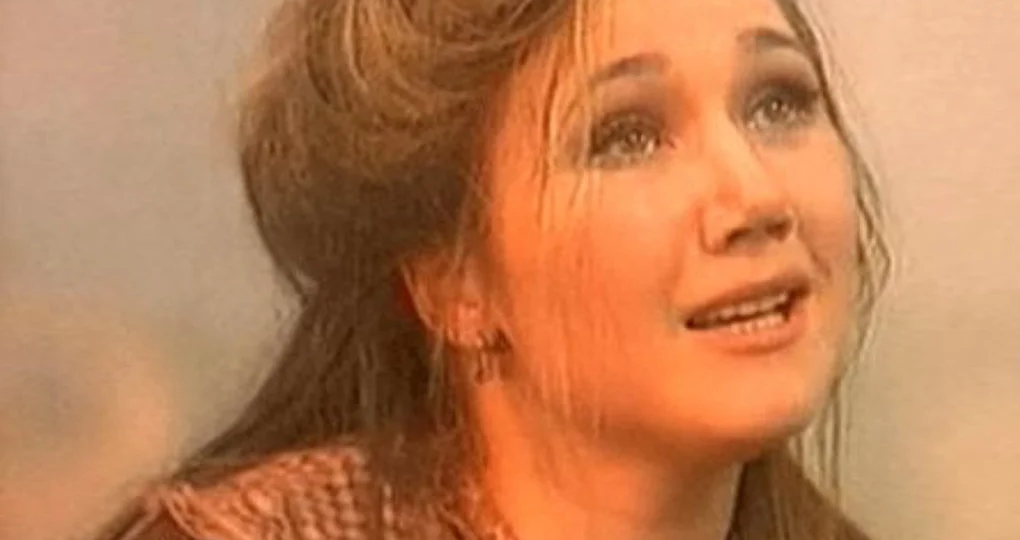 Она полюбила того, кто не интересовался женщинами, и в конце-концов сгинула в грязной квартире