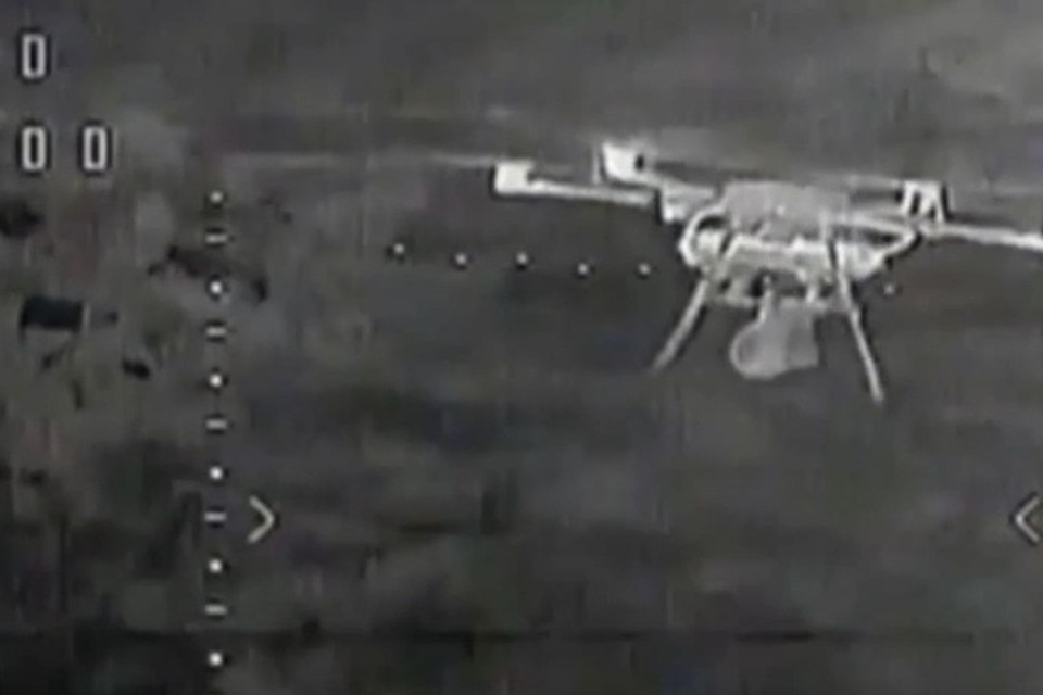    "Баба-Яга" спустя секунду будет протаранена. Фото: Минобороны РФ