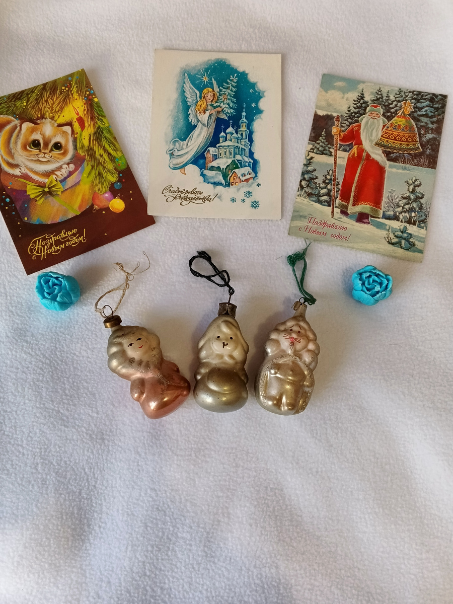 К сожалению сохранились только три игрушки из сказки Золушка