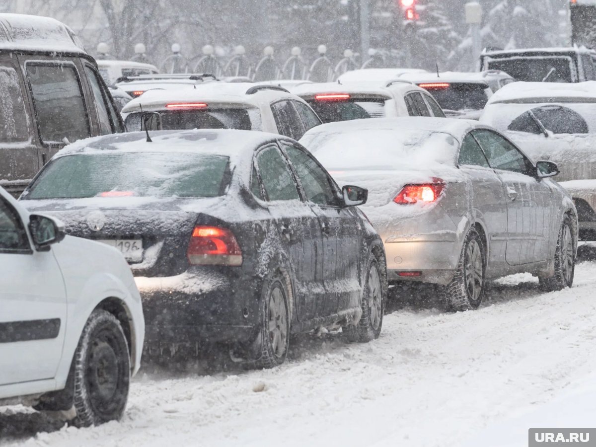     В Кургане образовались девятибалльные пробки