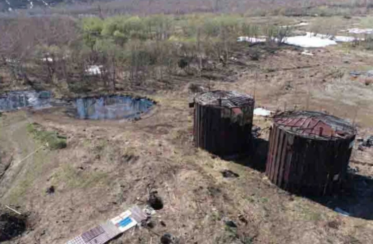    На Камчатке убрали мазут с земли в водоохранной зоне после судебного иска