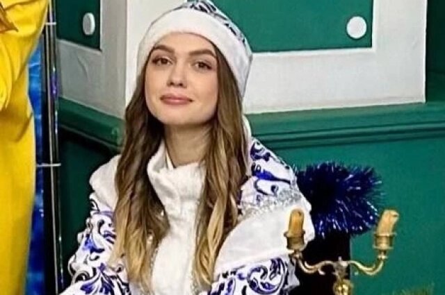    Елена Денисова выступает в образе Снегурочки уже 10 лет. Фото: АиФ/ Из личного архива Елены Денисовой