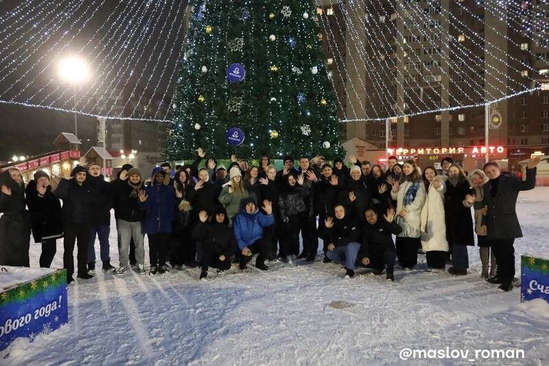    Молодые череповчане посмотрели обновленные городские пространства.
