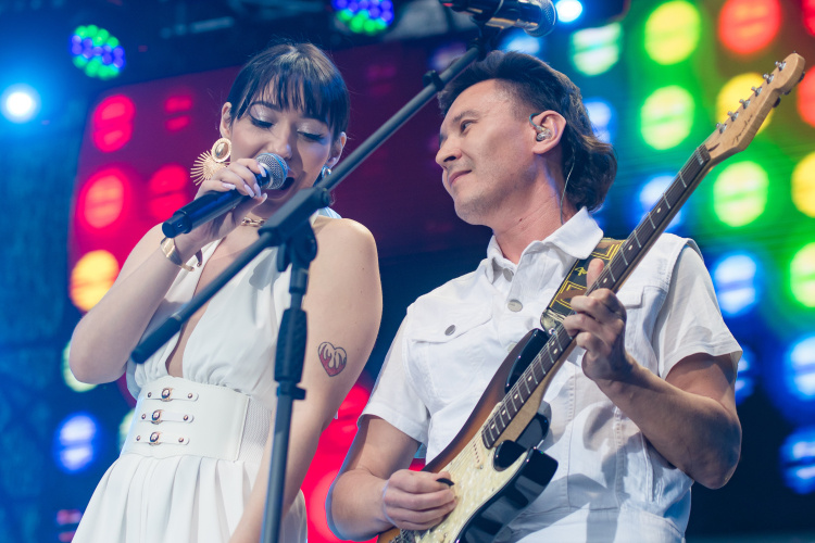    «Если раньше кавер-группа брала 150 тысяч рублей и 6 участников как-то распределяли это через самозанятых в течение года, то в 2025-м они уже не могут так работать».   
Фото: «БИЗНЕС Online»